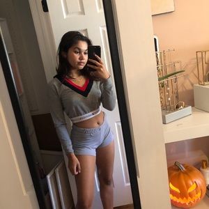 Tommy Hilfiger crop sweatshirt